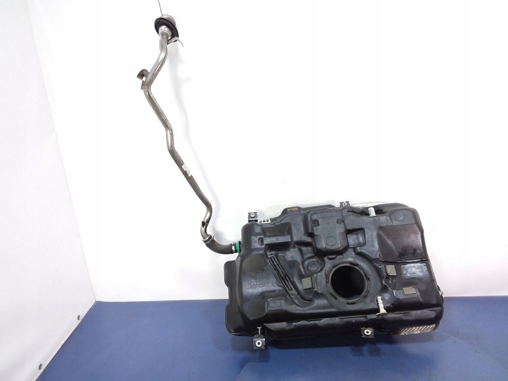 MERCEDES CLA W117 ZBIORNIK PALIWA