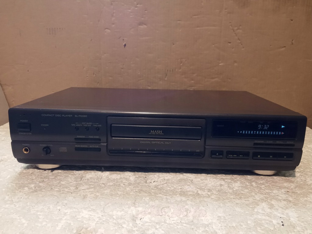 TECHNICS SL-PG590 ( bez loga ! )