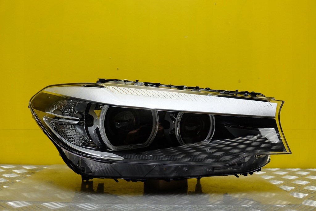 BMW 5 530 G30 G31 M5 2017 REFLEKTOR LAMPA LED USA