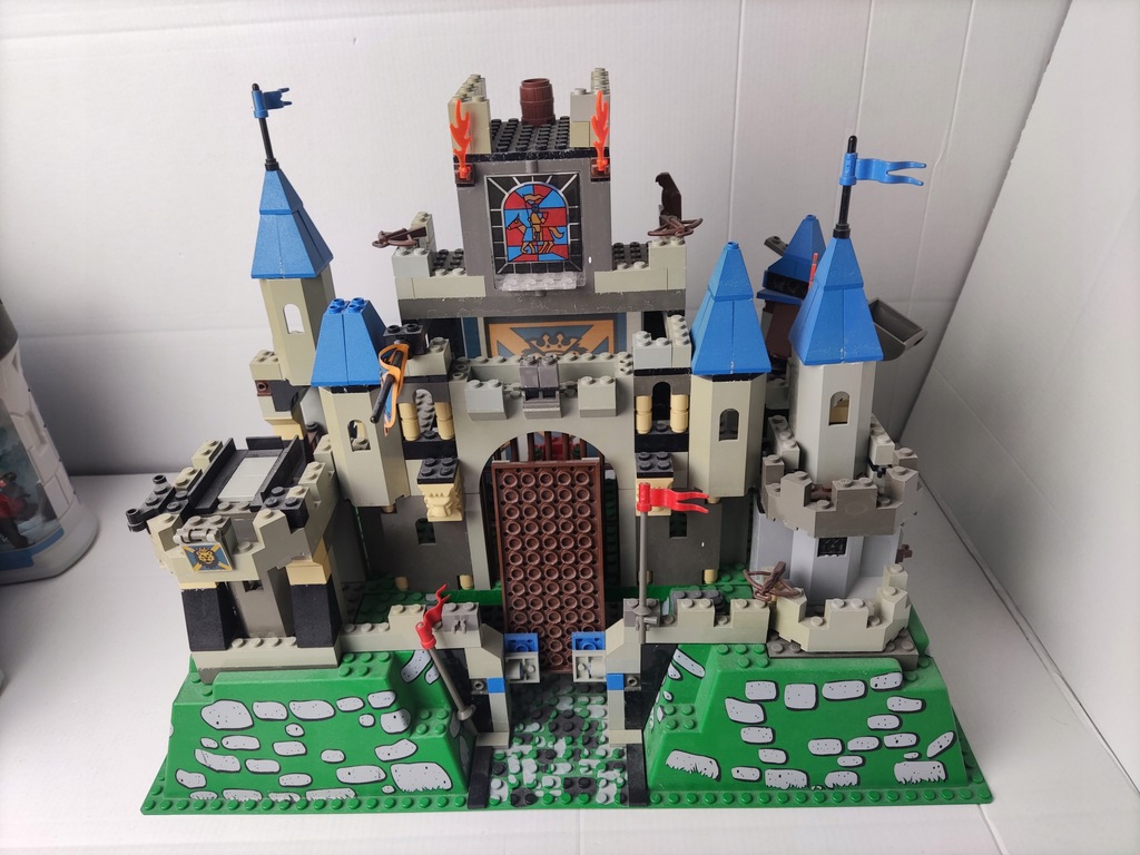 LEGO 6098 King Leo's Castle + 8 rycerzy