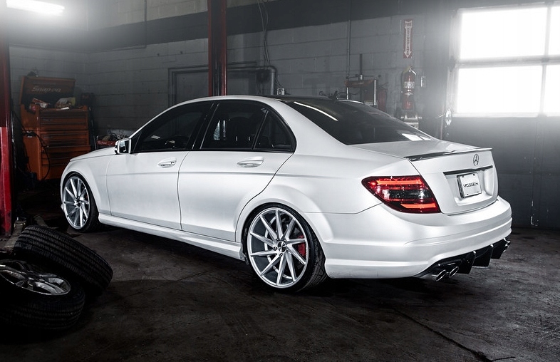 R19 w205 Р±РµР»С‹Р№