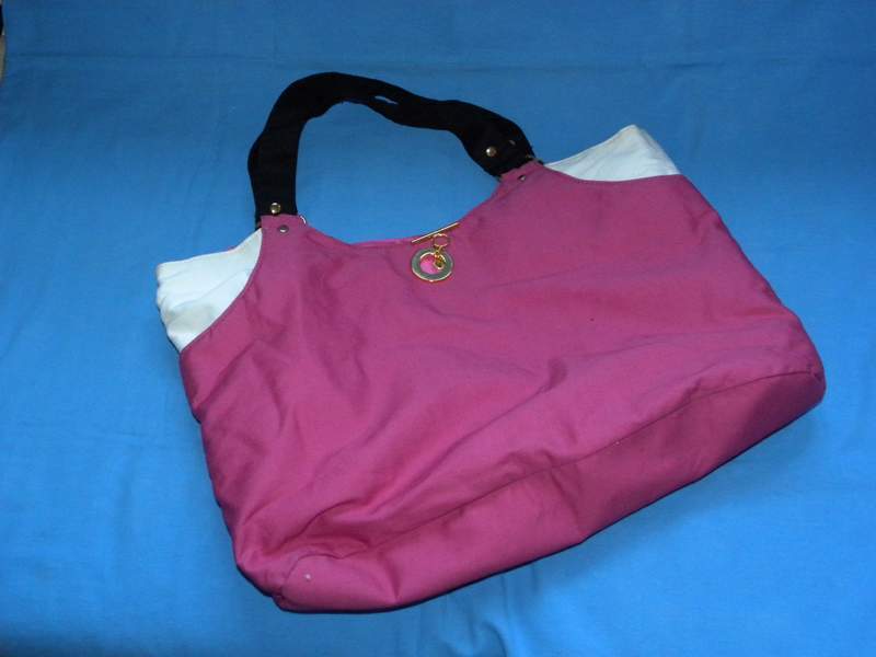 Różowa torebka na ramię
