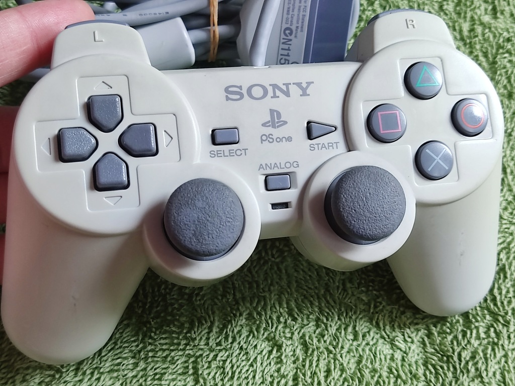 Oryginalny pad do PlayStation-SCPH-110
