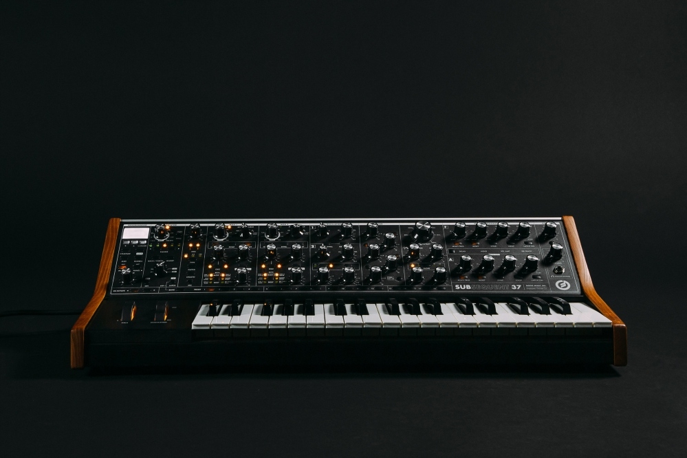 Moog SUBsequent 37 syntezator analogowy