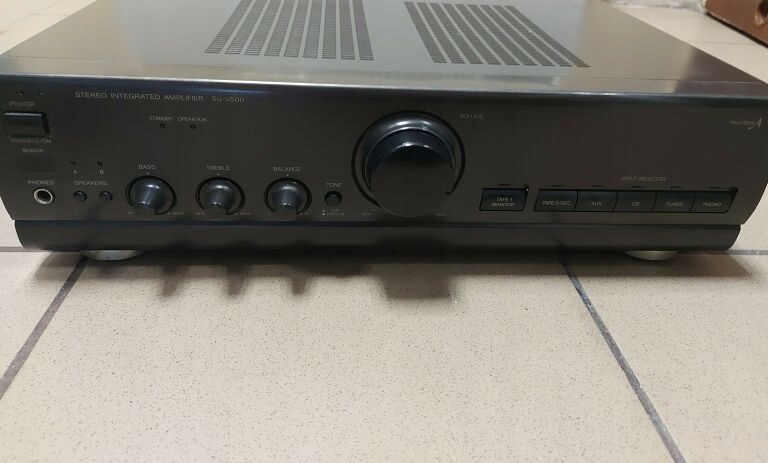 WZMACNIACZ TECHNICS SU-V500