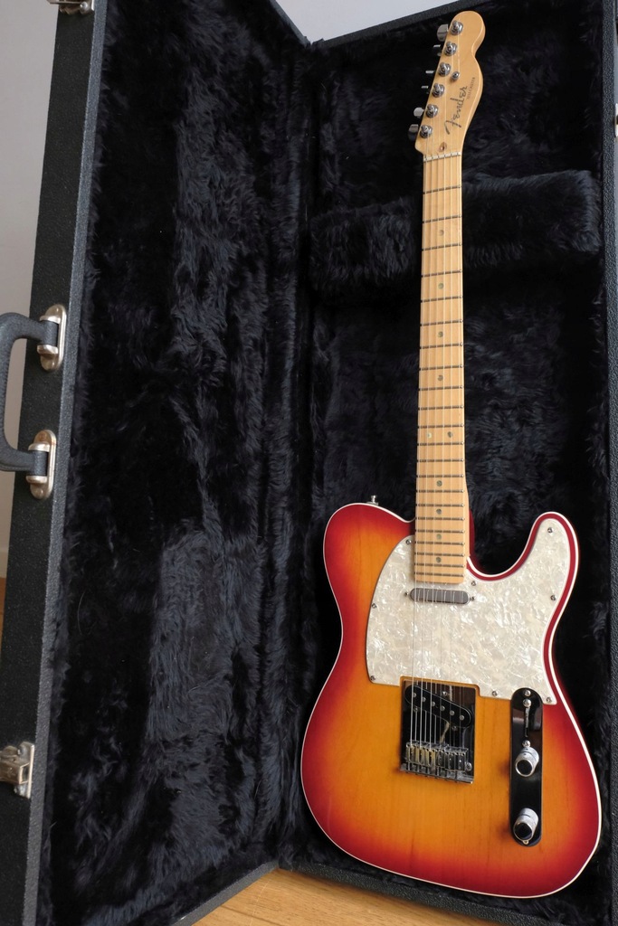 Fender Telecaster American Deluxe (Aged Cherry Burst)