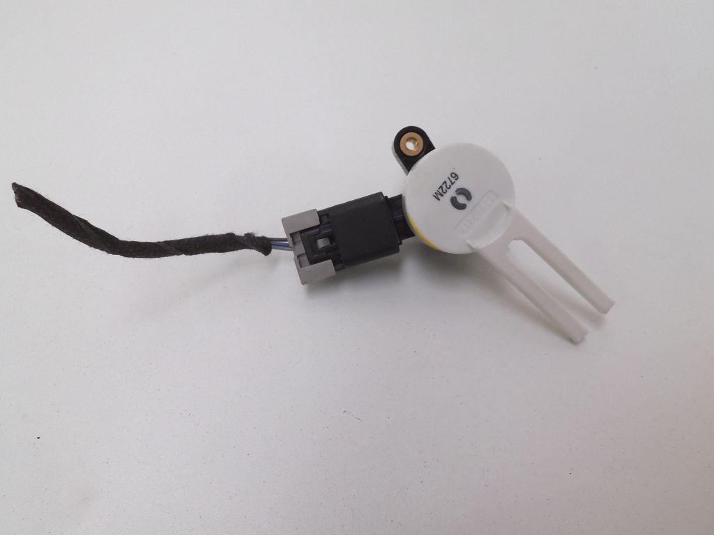 あーちゃん　16 OPEL ASTRA K 16R CZUJNIK SPRZĘGŁA HAMULCA 13597418