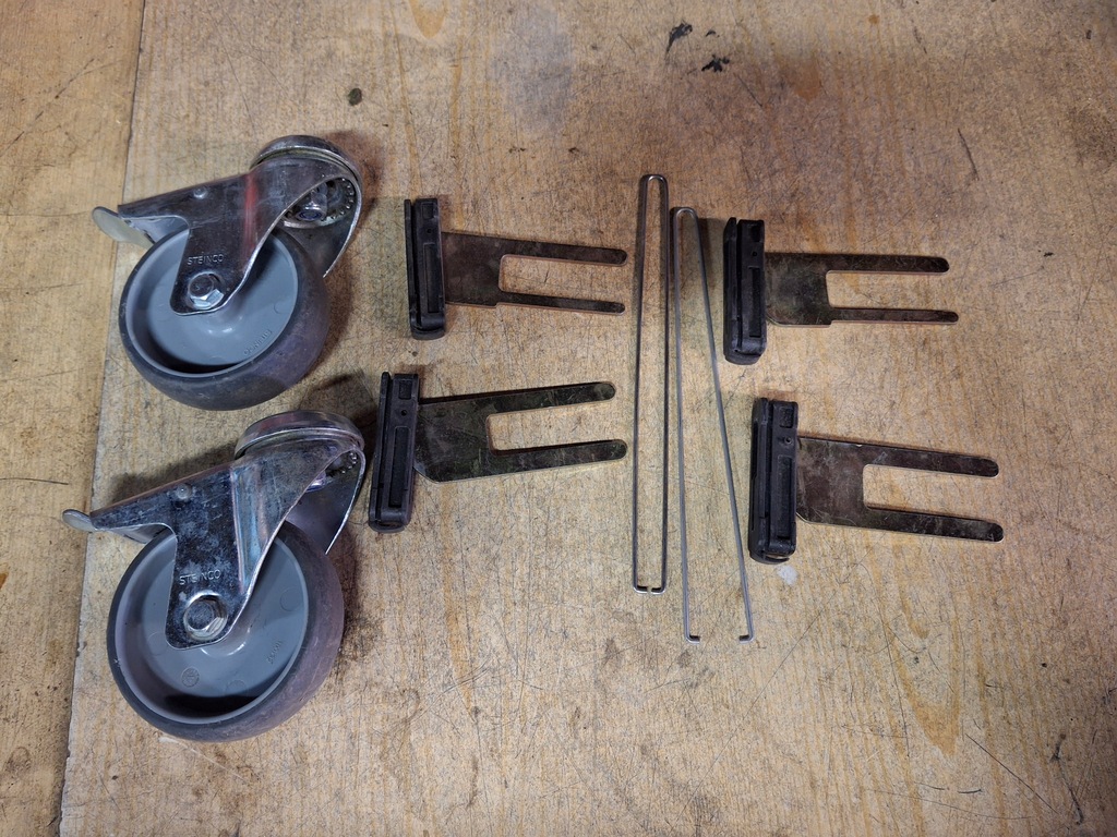 Łóżko rehabilitacyjne 2 suwaki i 2 kółka