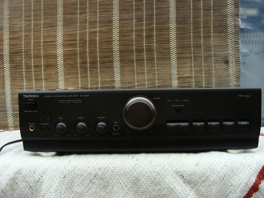 WZMACNIACZ TECHNICS MODEL. SU-A600