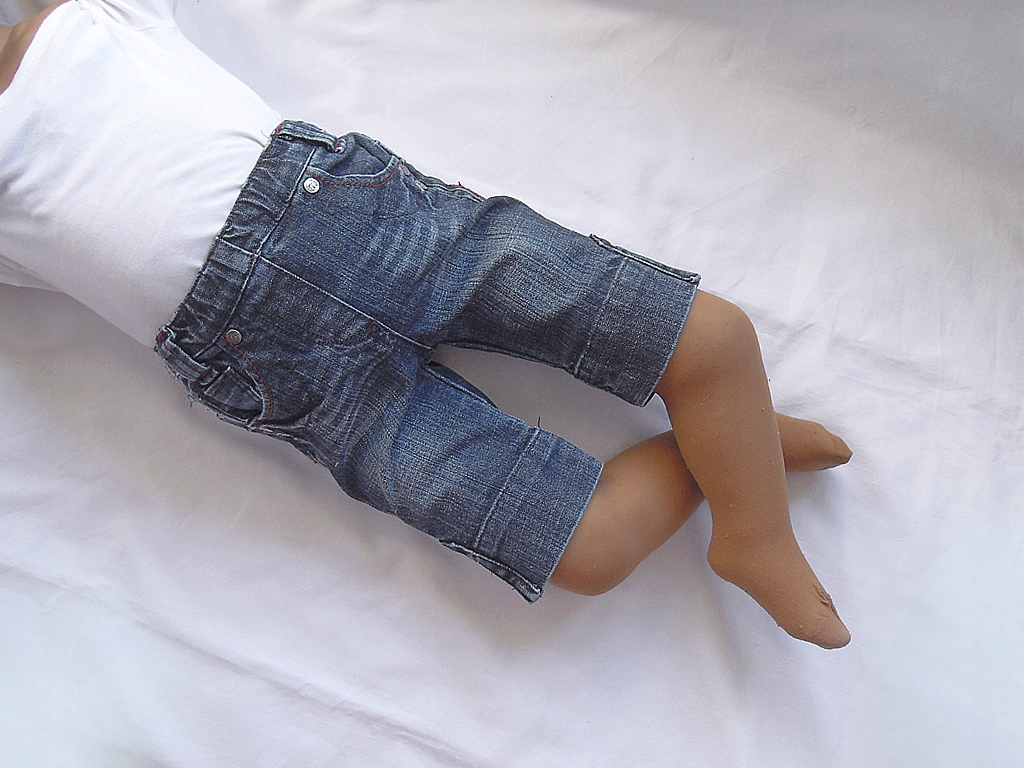Jeans. spodnie córka MILLA, na około 12-18 mies.