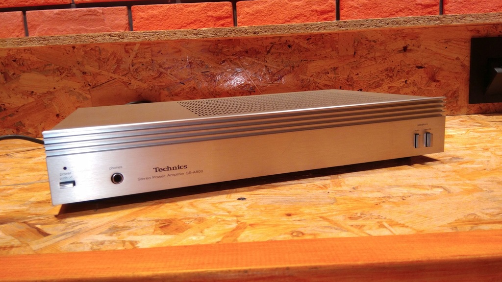 TECHNICS SE-A808 wzmacniacz stereo ze złotej ery