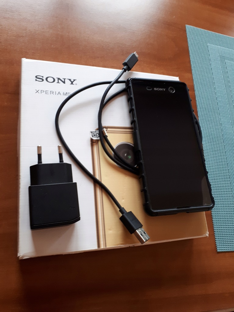 Sony M5 bez simlocka stan bdb+ pancerne etui