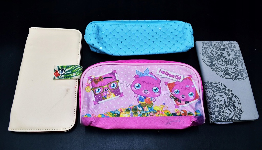 4415-24 ...MOSHI MONSTERS... a#g PIORNIKI ETUI