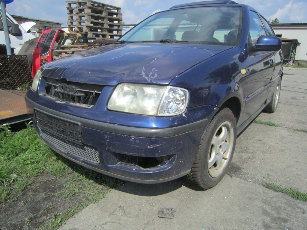 VW POLO 6N2 LIFT BŁOTNIK PRAWY PRZÓD