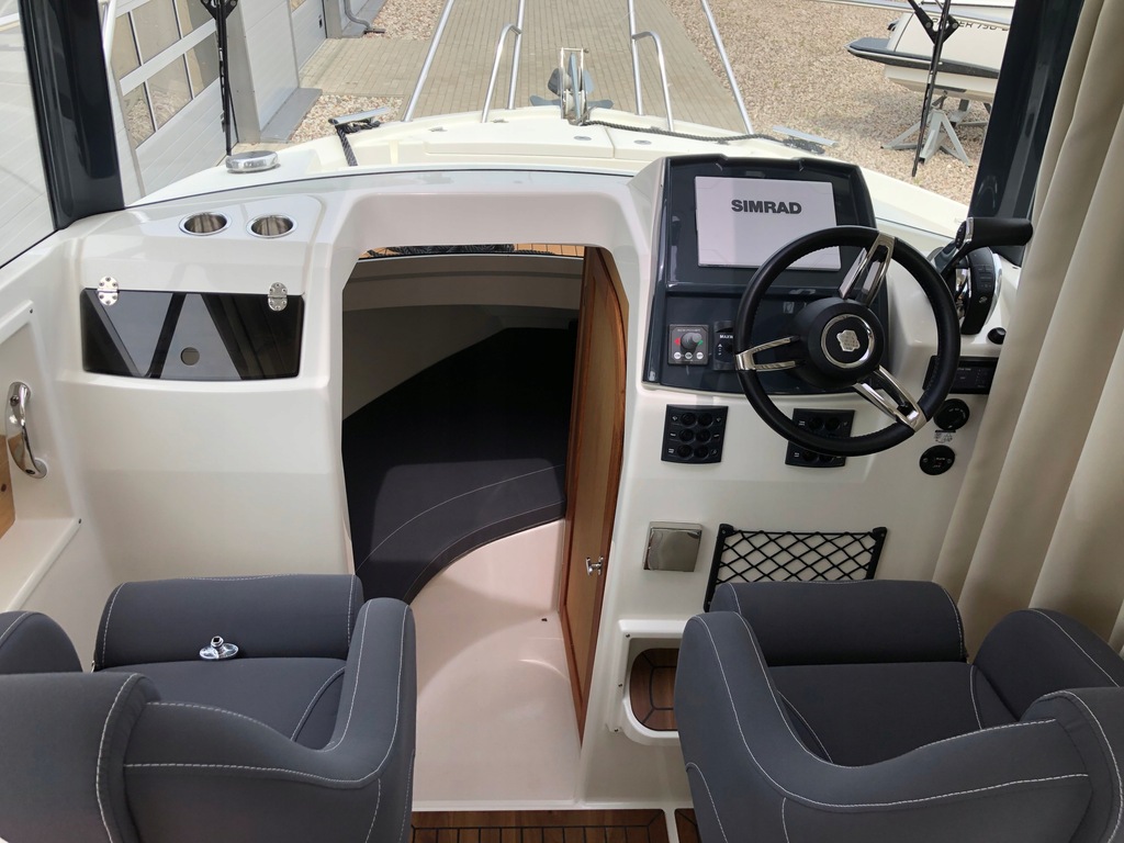 Купить Моторная лодка Parker 800 Pilothouse Mercury 300 л.с.: отзывы, фото, характеристики в интерне-магазине Aredi.ru