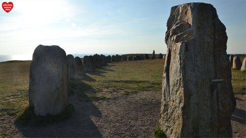 tapeta 4K krąg Ales Stenar – szwedzkie Stonehenge