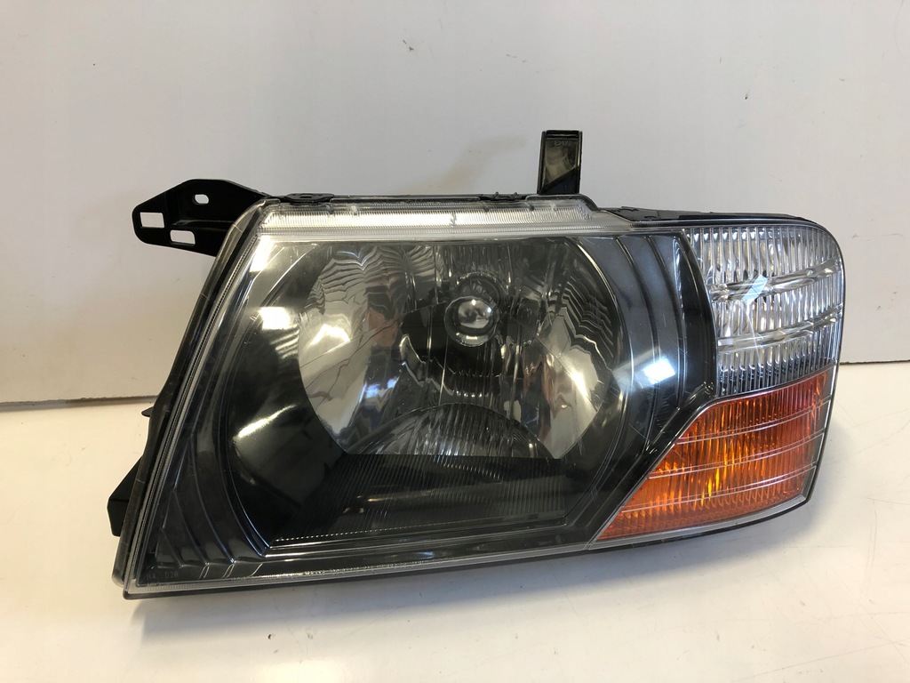 Lampa Przednia Lewa Mitsubishi Pajero III Oryginał