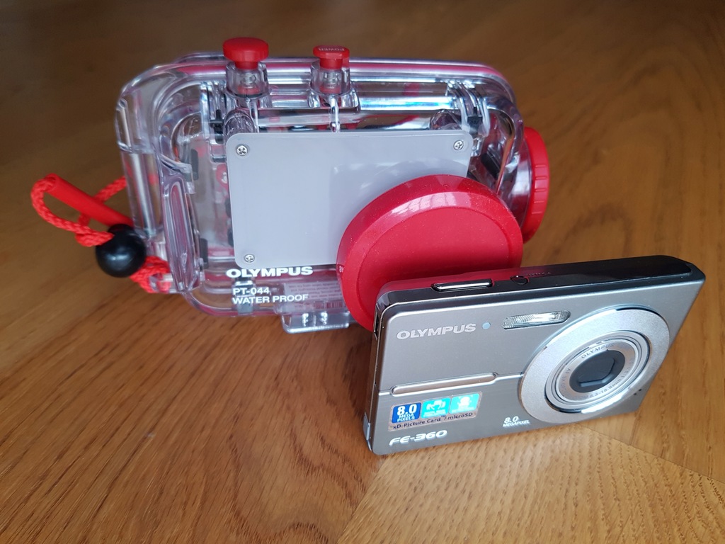 Aparat FE-360 + obudowa podwodna Olympus PT-044