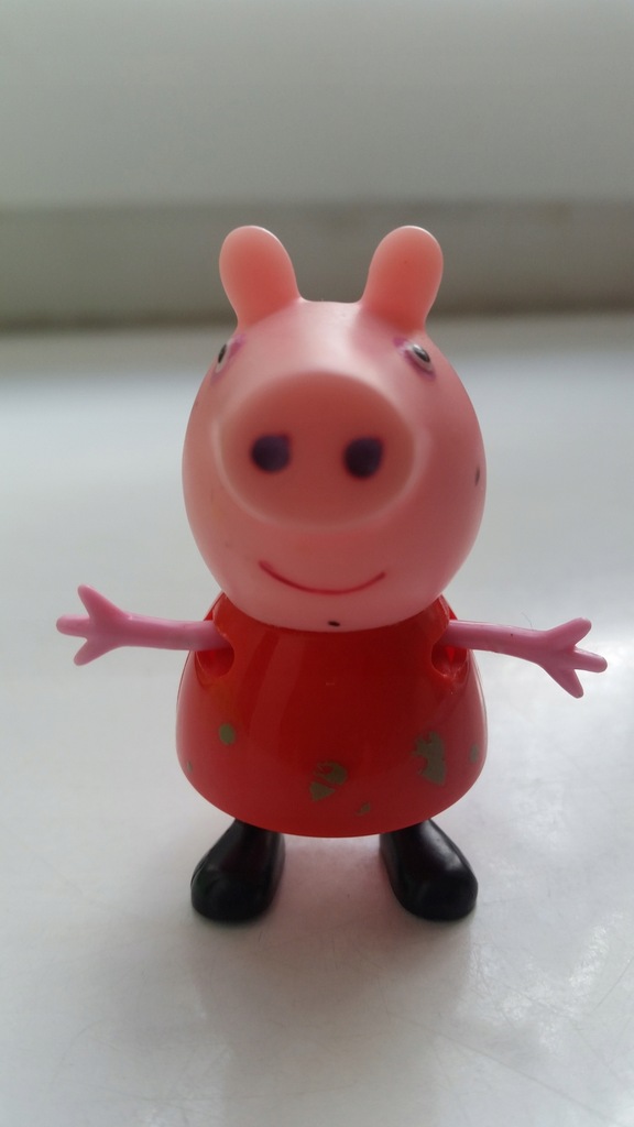 Świnka Peppa Figurka Peppy w błocie AN