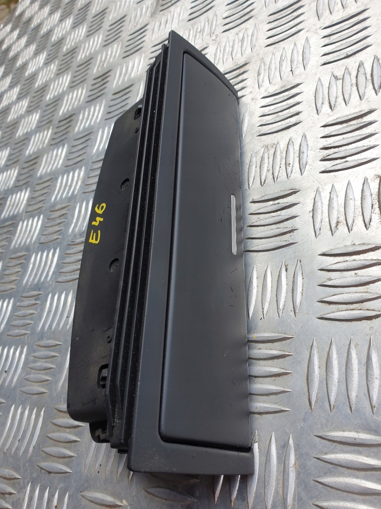 SCHOWEK ZAMYKANY KOKPITU BMW E46 SEDAN