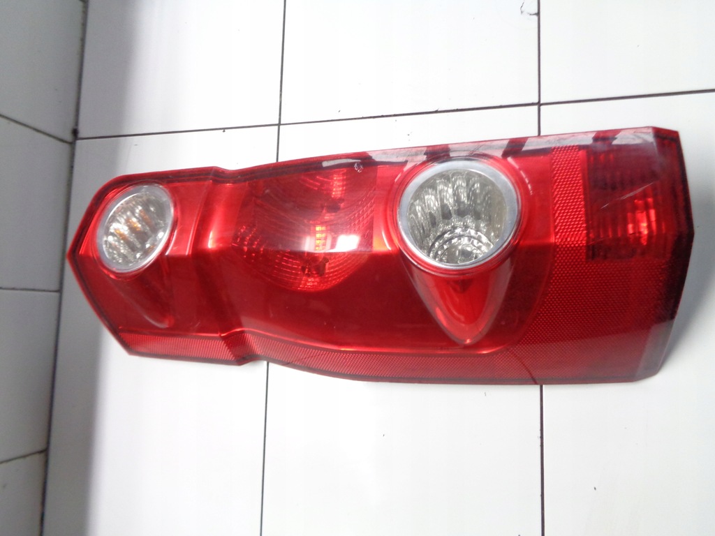 VW CRAFTER 2.0 TDI LAMPA LEWA TYŁ 478441055