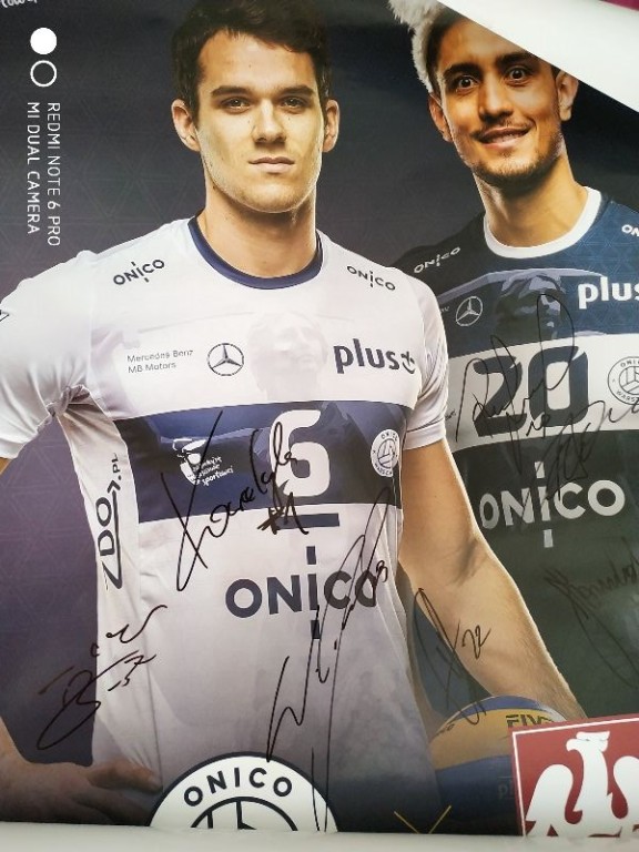 Plakat z autografami zawodników Onico Warszawa