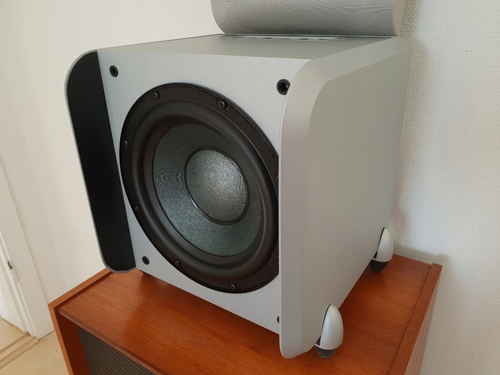 Subwoofer aktywny Bowers Wilkins b&w as2