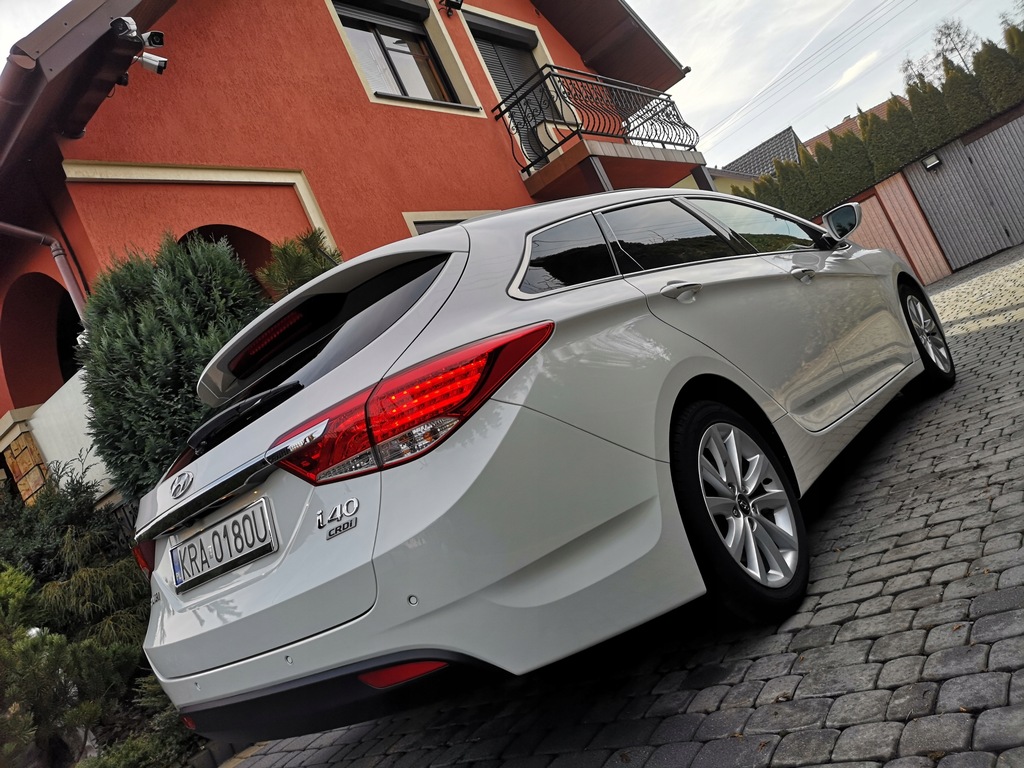 Купить HYUNDAI i40 1.7 CRDi — 135 л.с.! ПРЕМИУМ! АСО.СЕРВ: отзывы, фото, характеристики в интерне-магазине Aredi.ru