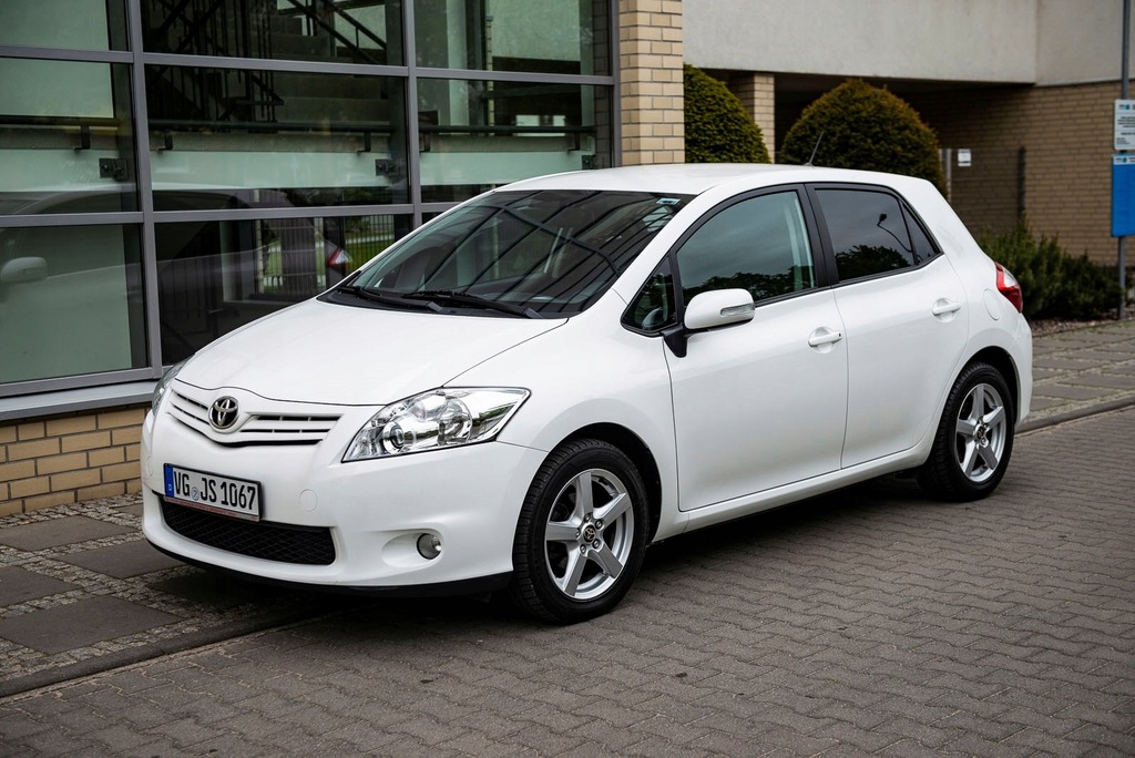 TOYOTA AURIS 1.6 ValveMatic Edition BIAŁA PERŁA