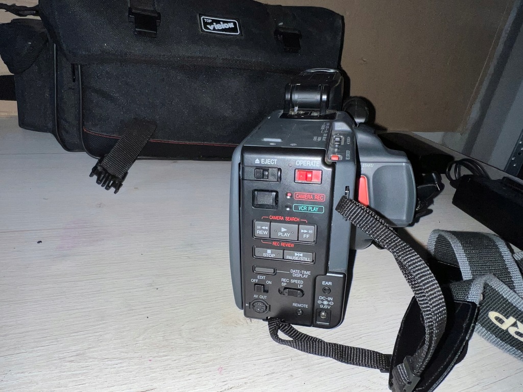 Купить Комплект видеокамеры SHARP VL-C7950S VHS-C: отзывы, фото, характеристики в интерне-магазине Aredi.ru