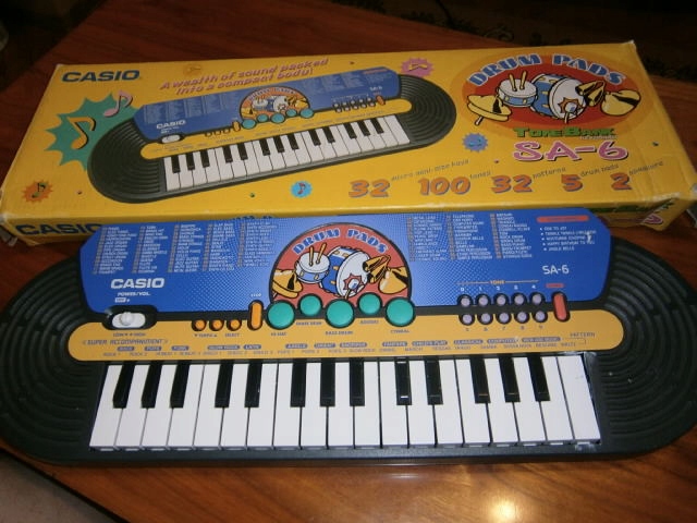 CASIO SA-6 KEYBOARD / 100 TONOW,32 RYTMY,5 SONG
