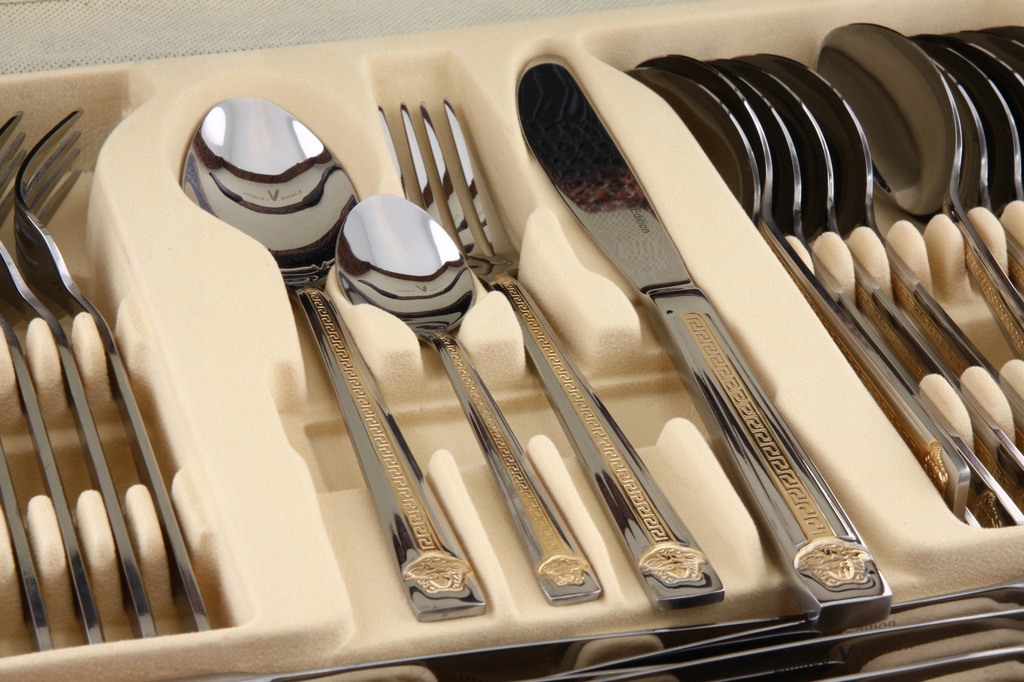 Купить СТОЛОВЫЕ ПРИБОРЫ НА 18 ПЕРСОН, ЗОЛОТО, СТИЛЬ VERSACE, КОРПУС 94 ...