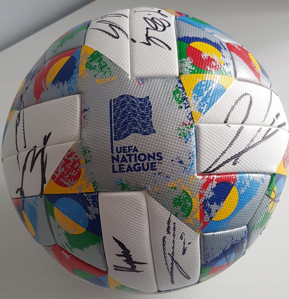 Piłka UEFA NATIONS LEAGUE z autografami