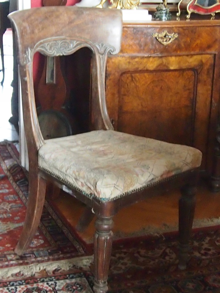 Krzesło z litego mahoniu