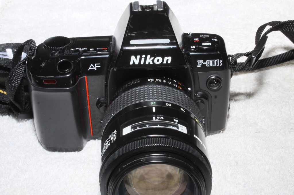Nikon AF F801s + Nikkor AF 35-105 1:3.5-4.5