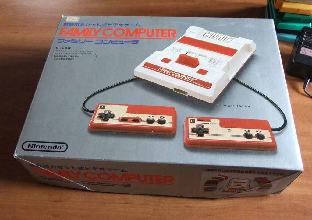 Nintendo Famicom AV MOD / HVC-001 / 12 gier BOX