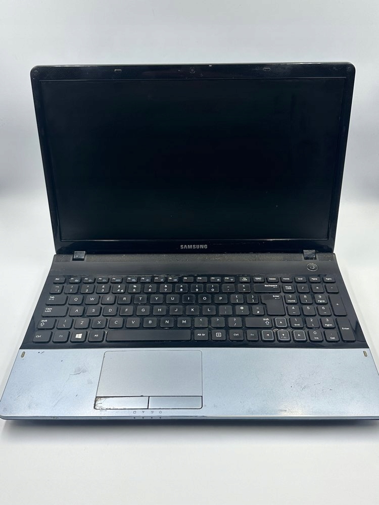 Laptop SAMSUNG NP3530EC 15,6 " Intel Core i3 6 GB / 320 GB szary