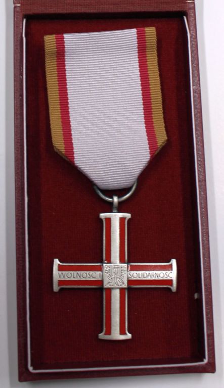 Krzyż Wolności i Solidarności G. Żakowskiego