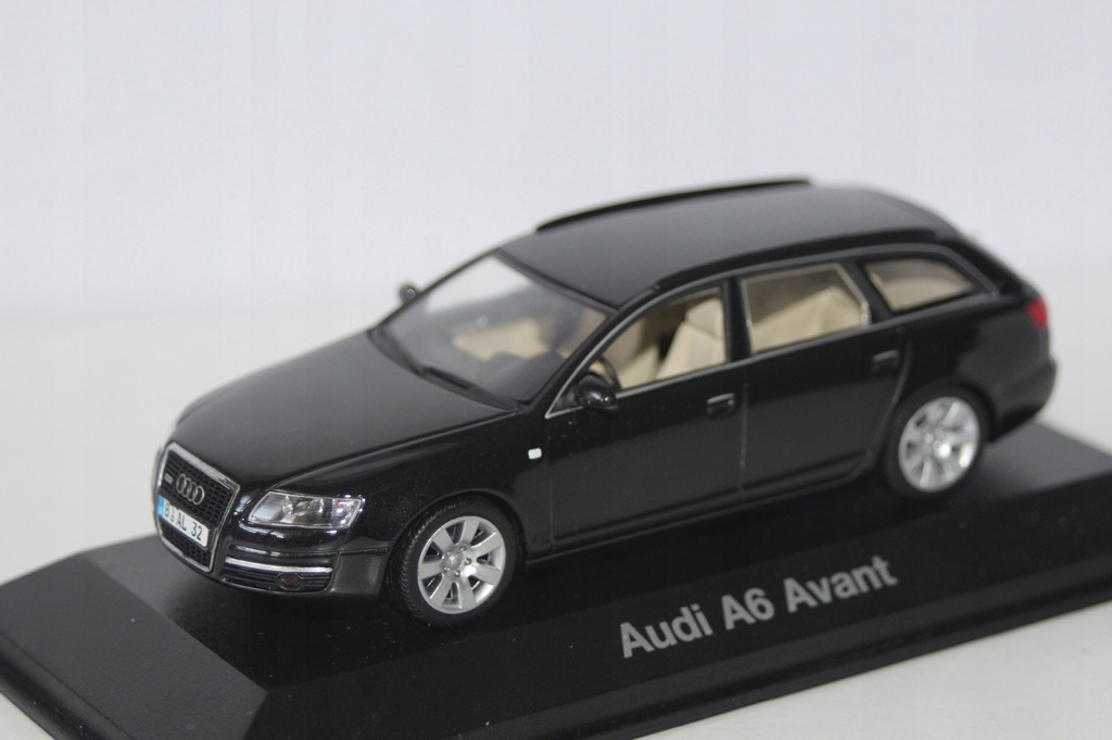 MINICHAMPS AUDI A6 3.2 AVANT C6 1/43