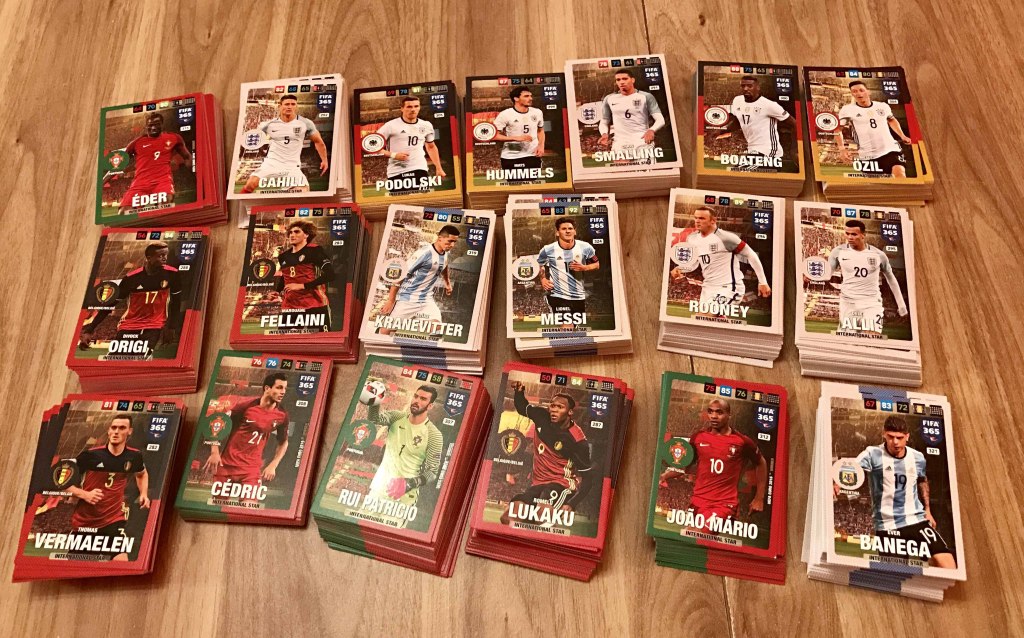 Panini 365/17 Karty piłkarskie ponad 380 szt