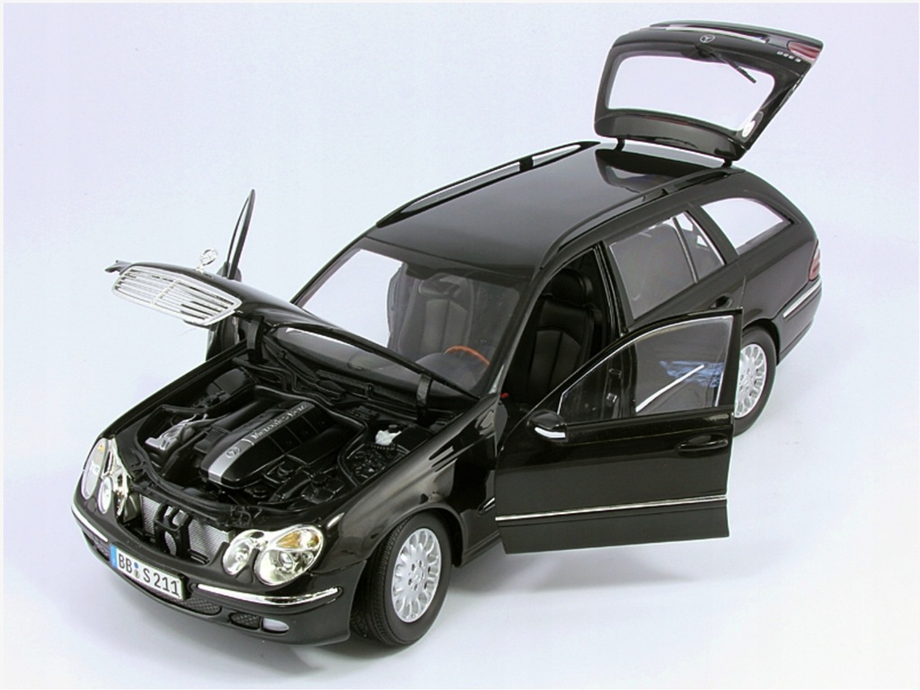 Minichamps 1:18 Mercedes-Benz E-Klasse T-Modell iridium