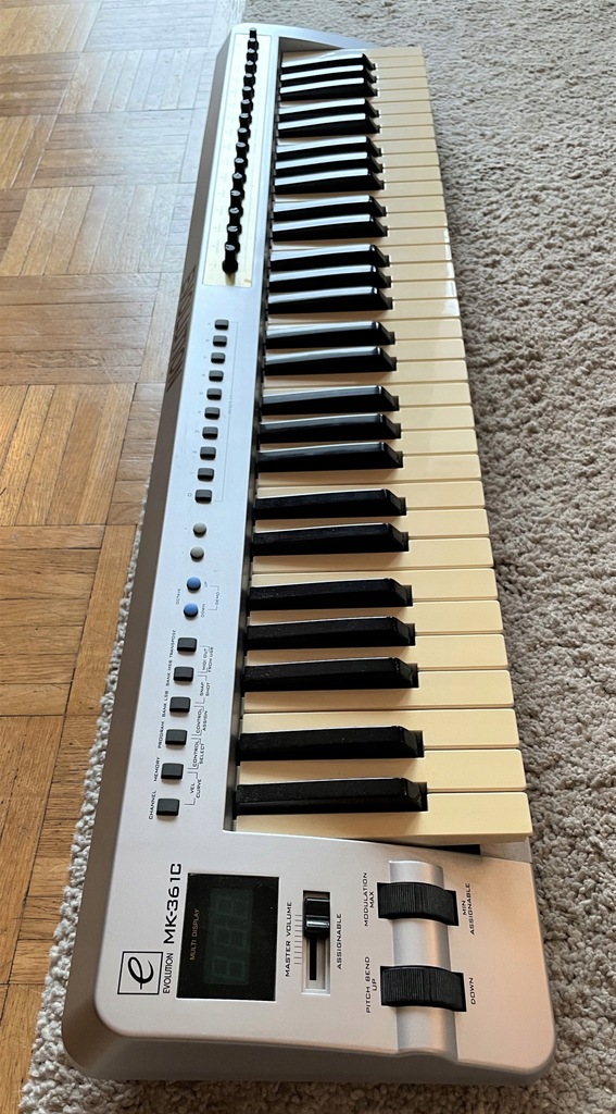 M-AUDIO Evolution MK-361C MIDI keyboard
