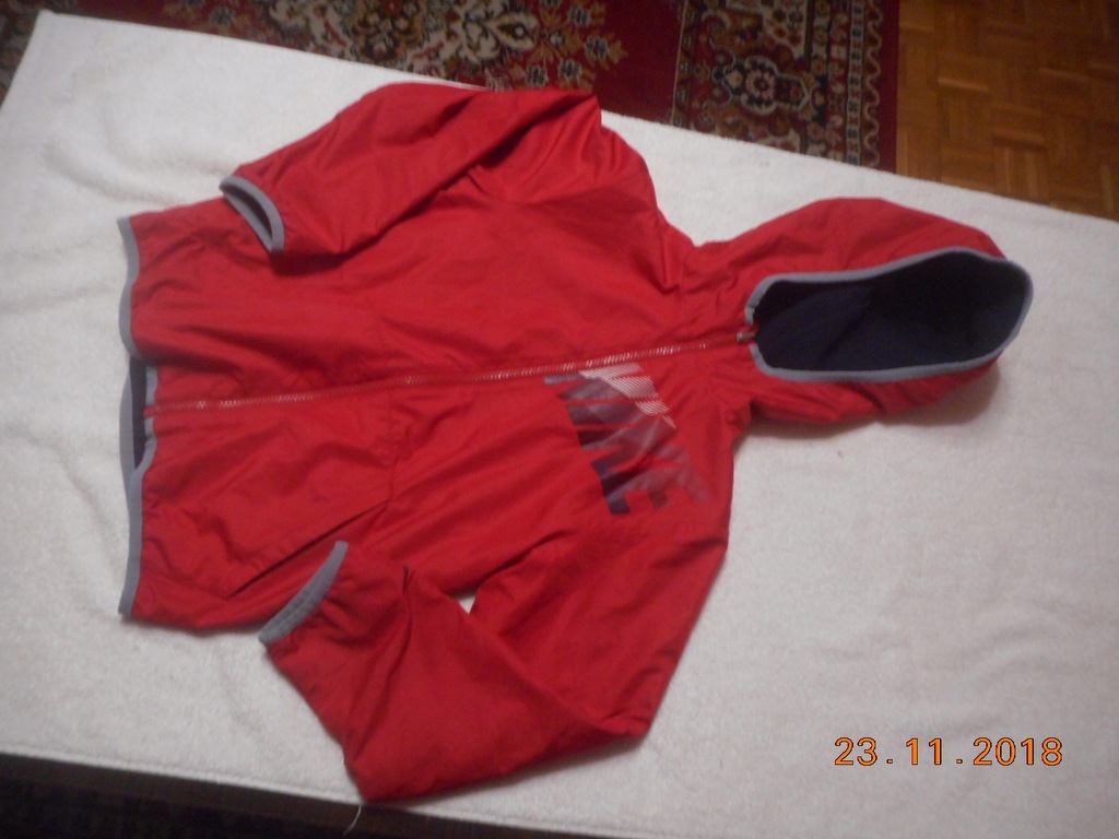 Kurtka dwustronna NIKE rozmiar 128/137