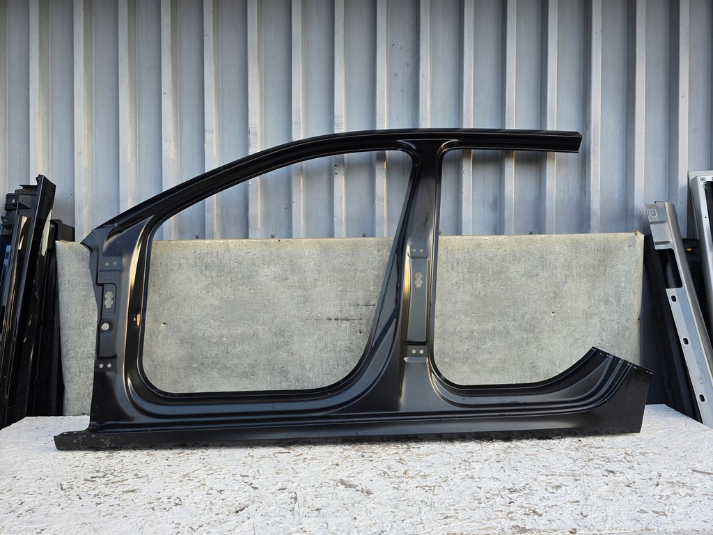 SKODA OCTAVIA 4 IV 5E7 PRÓG SŁUPEK LEWY POSZYCIE NOWE 5E7809605