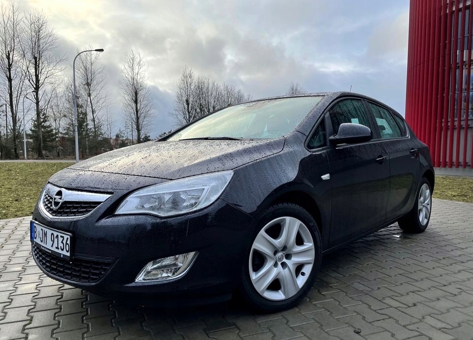 Opel Astra IV
