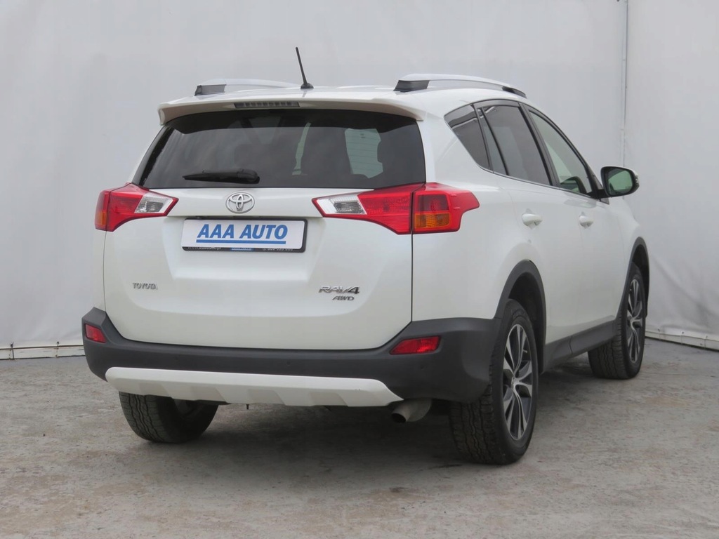 Купить Toyota RAV 4 2.0 D-4D, автосалон Польша, авторизованный сервисный центр: отзывы, фото, характеристики в интерне-магазине Aredi.ru