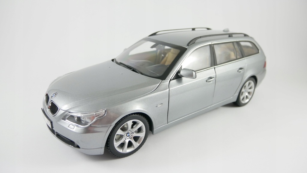MODEL BMW 5er SERIES E61 545i TOURING 1:18 KYOSHO