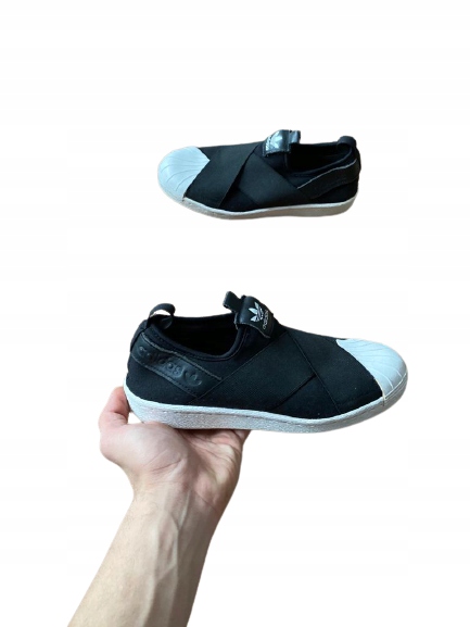 Superstar slip top on czarne