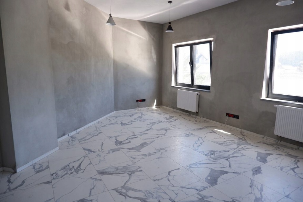 Biurowiec, Ryglice, Ryglice (gm.), 28 m²