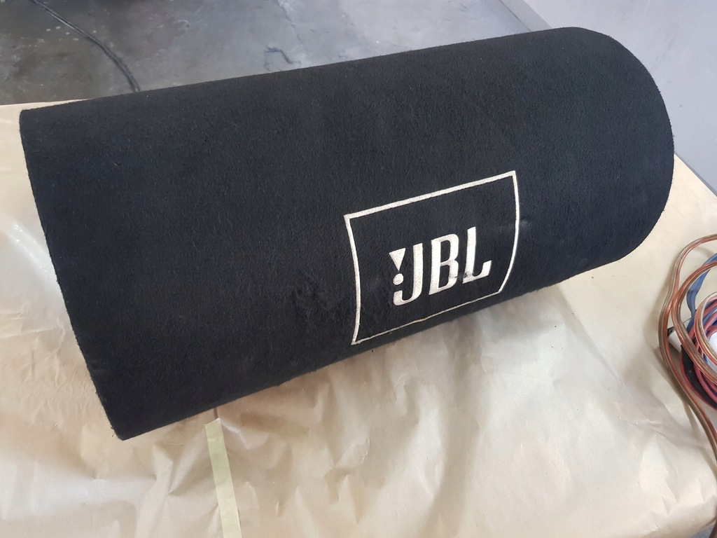 Tuba basowa JBL 1000W